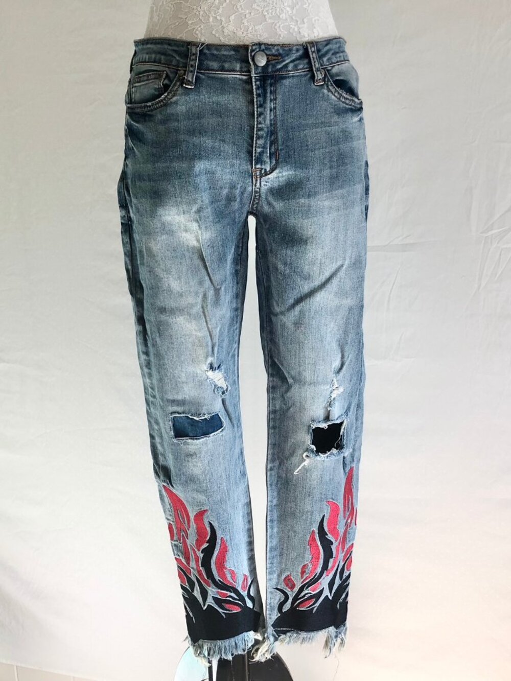 Retro Blue Faith Flame Embroidered Cropped Jeans Size 11
